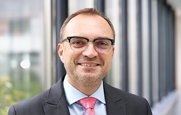  Dr. Patrick Frey, MBA