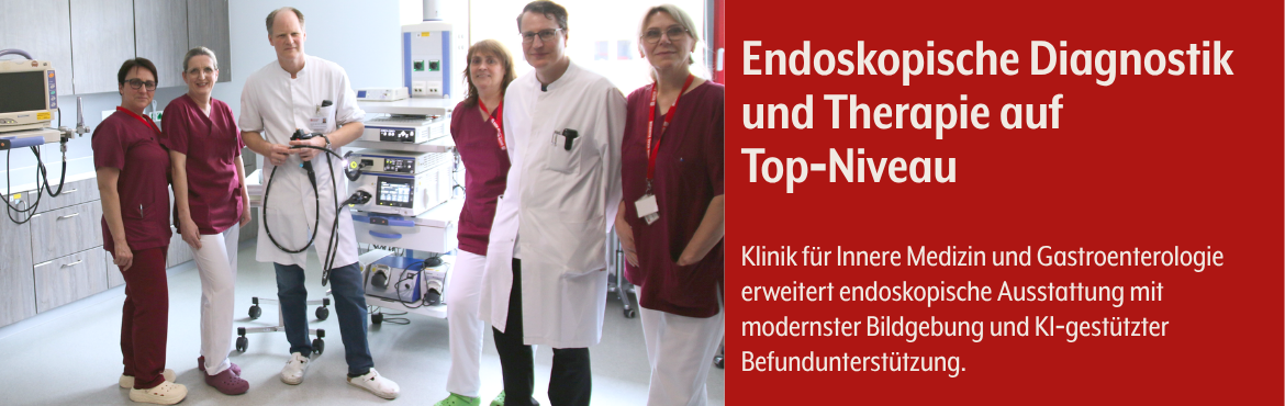 Freuen sich über das neue Gerät in der Endoskopie-Einheit:  Ein Teil des Teams um den Chefarzt Prof. Dr. med. Jens Tischendorf (3. v. l.).