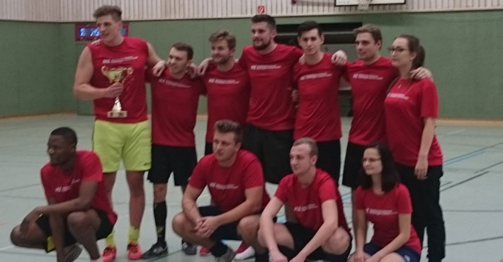 1. Platz für die Schule für Pflegeberufe bei Fußballturnier der Krankenpflegeschulen Region Niederrhein